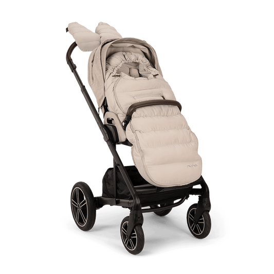 https://www.vanastenbabysuperstore.nl/media/catalog/product/0/1/0171120148_1_winterset_nuna_incl_wanten_en_opbergtas_biscotti.png