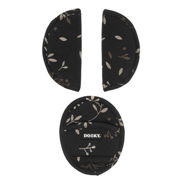 https://www.vanastenbabysuperstore.nl/media/catalog/product/0/2/0231210100_1_gordelbeschermers_dooky_seat_pads_universeel_romantic_leaves_black.jpeg