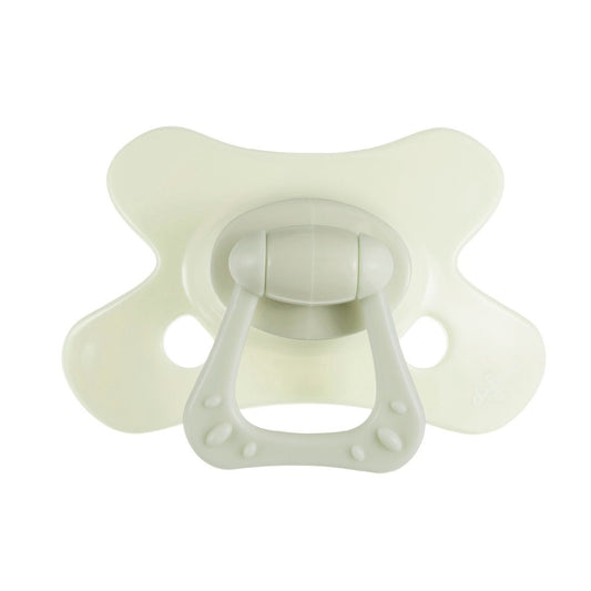 https://www.vanastenbabysuperstore.nl/media/catalog/product/0/2/0232800289_1_fopspeen_difrax_natural_edelsteen_12_mnd_lime_emerald.jpg
