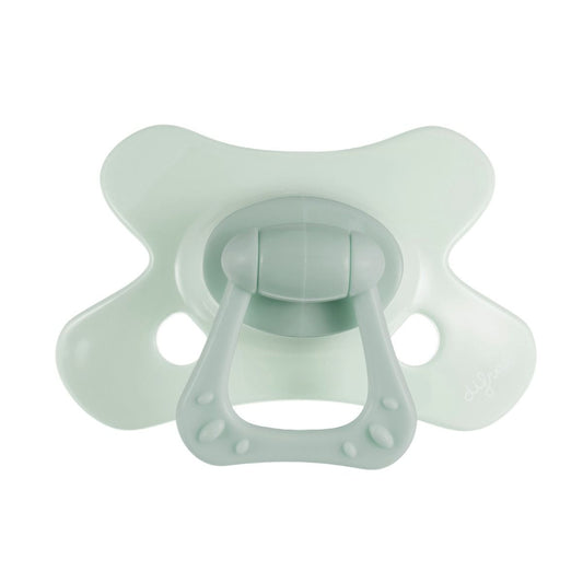 https://www.vanastenbabysuperstore.nl/media/catalog/product/0/2/0232800292_1_fopspeen_difrax_natural_edelsteen_20_mnd_green_jade.jpg