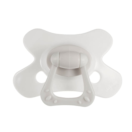 https://www.vanastenbabysuperstore.nl/media/catalog/product/0/2/0232800293_1_fopspeen_difrax_natural_edelsteen_20_mnd_grey_agate.jpg