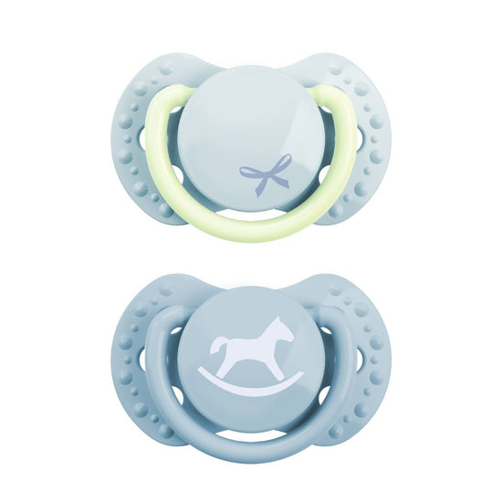 https://www.vanastenbabysuperstore.nl/media/catalog/product/0/2/0232800296_1_fopspeen_difrax_dynamic_newborn_blue_babyshower.jpg