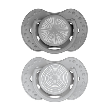 https://www.vanastenbabysuperstore.nl/media/catalog/product/0/2/0232800306_1_fopspeen_difrax_dynamic_618_mnd_harmony_light_greydark_grey.jpg
