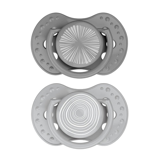 https://www.vanastenbabysuperstore.nl/media/catalog/product/0/2/0232800306_1_fopspeen_difrax_dynamic_618_mnd_harmony_light_greydark_grey.jpg