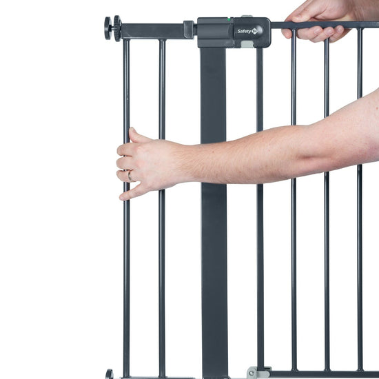 https://www.vanastenbabysuperstore.nl/media/catalog/product/0/3/0311730018_2_verlengstuk_traphek_safety_1st_easy_close_auto_close_antraciet_14cm.jpg