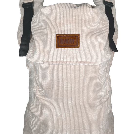 https://www.vanastenbabysuperstore.nl/media/catalog/product/0/3/0351130003_1_draagzak_bykay_click_carrier_deluxe_pro_rib_almond_sand.png