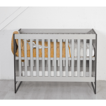 https://www.vanastenbabysuperstore.nl/media/catalog/product/0/4/0420010345_1_ledikant_dayley_grijs.png
