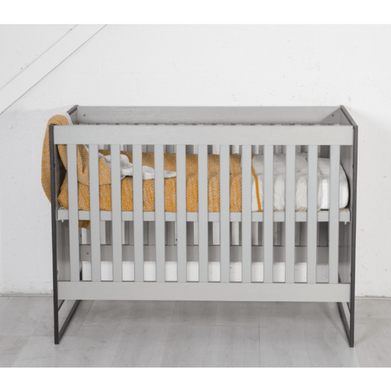 https://www.vanastenbabysuperstore.nl/media/catalog/product/0/4/0420010345_1_ledikant_dayley_grijs.png