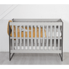 https://www.vanastenbabysuperstore.nl/media/catalog/product/0/4/0420010345_1_ledikant_dayley_grijs.png