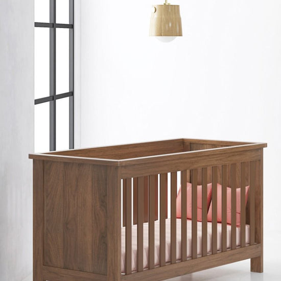 https://www.vanastenbabysuperstore.nl/media/catalog/product/0/4/0420010364_1_ledikant_charlie_walnut.jpg