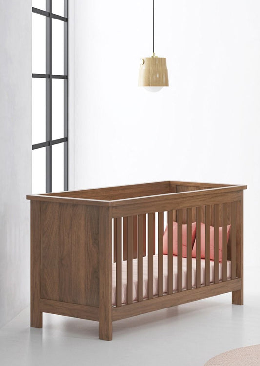 https://www.vanastenbabysuperstore.nl/media/catalog/product/0/4/0420010364_1_ledikant_charlie_walnut.jpg