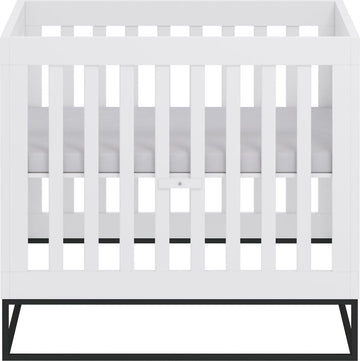 https://www.vanastenbabysuperstore.nl/media/catalog/product/0/4/0421500068_1_box_cabino_dayley_wit.jpg