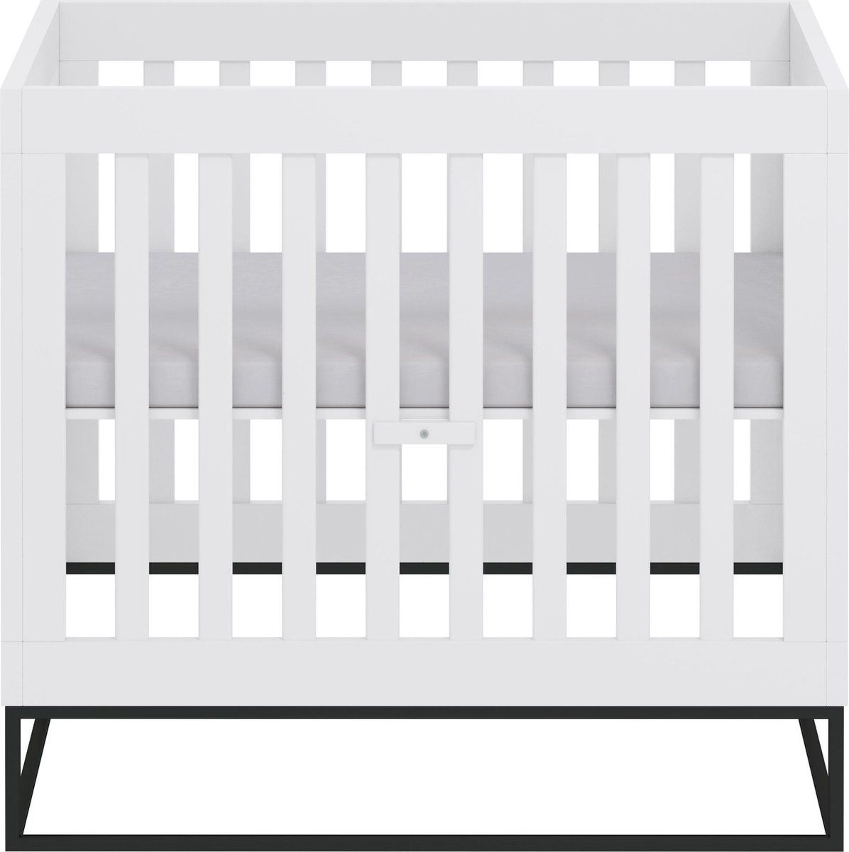 https://www.vanastenbabysuperstore.nl/media/catalog/product/0/4/0421500068_1_box_cabino_dayley_wit.jpg