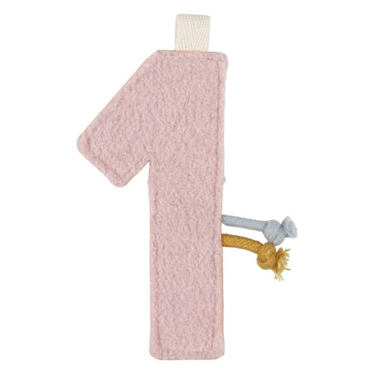 https://www.vanastenbabysuperstore.nl/media/catalog/product/0/5/0592403795_1_vlaggenlijn_hanger_little_dutch_cijfer_1.jpg
