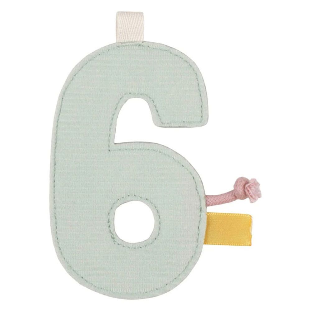https://www.vanastenbabysuperstore.nl/media/catalog/product/0/5/0592403800_1_vlaggenlijn_hanger_little_dutch_cijfer_6.jpg
