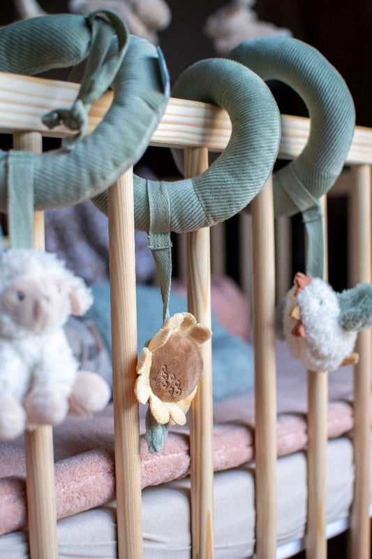 https://www.vanastenbabysuperstore.nl/media/catalog/product/0/5/0592403942_2_activiteitenspiraal_little_dutch_little_farm.jpeg