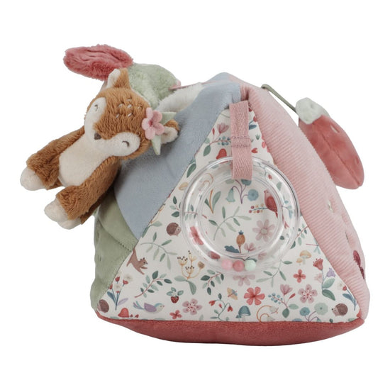https://www.vanastenbabysuperstore.nl/media/catalog/product/0/5/0592404077_2_activiteitendriehoek_little_dutch_fairy_garden.jpg