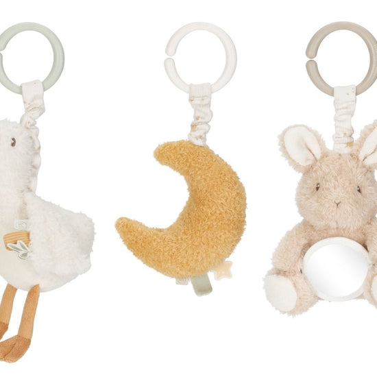 https://www.vanastenbabysuperstore.nl/media/catalog/product/0/5/0592420019_01_LD_Activiteitenhangers_NewbornNaturals.jpg
