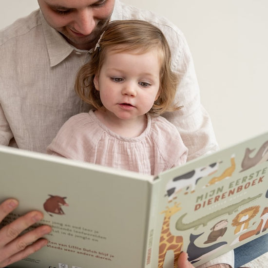 https://www.vanastenbabysuperstore.nl/media/catalog/product/0/5/0592900057_2_kijkboek_little_dutch_mijn_eerste_dierenboek.jpg