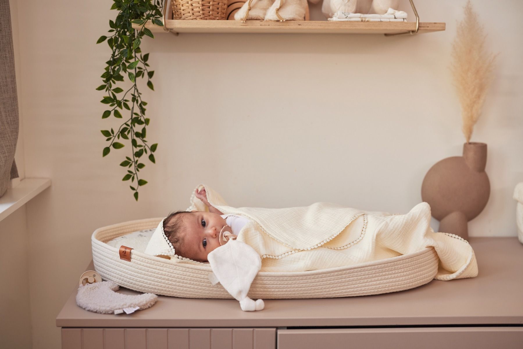 https://www.vanastenbabysuperstore.nl/media/catalog/product/0/6/0610060013_2_verschoonmand_jollein_naturel.jpg