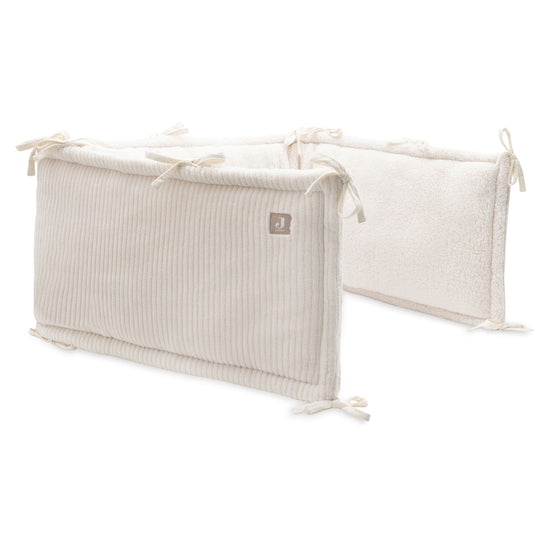 https://www.vanastenbabysuperstore.nl/media/catalog/product/0/6/0611520001_1_Boxbumper_Jollein_Cloudy_Rib_Oatmeal.jpg