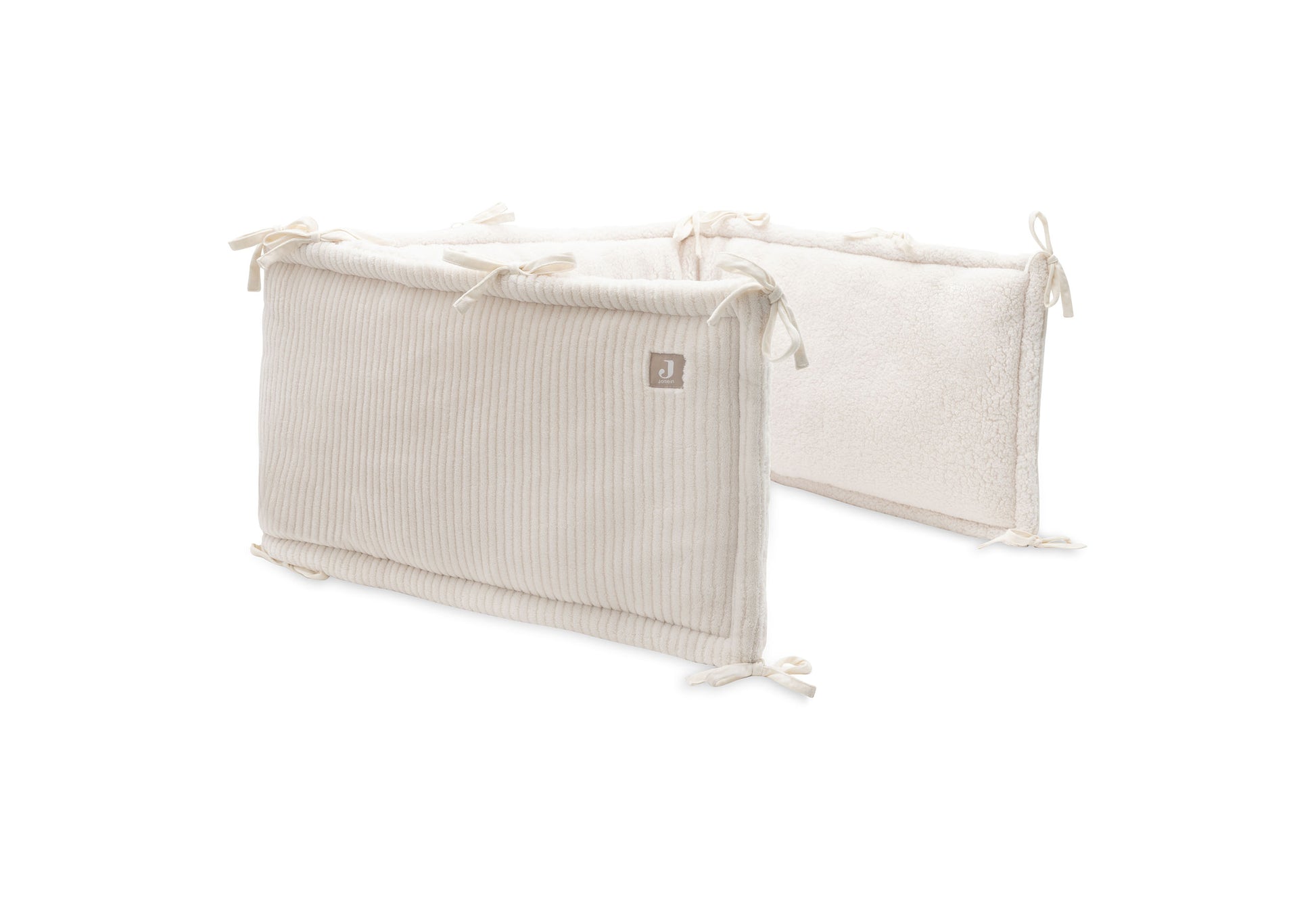 https://www.vanastenbabysuperstore.nl/media/catalog/product/0/6/0611520001_1_Boxbumper_Jollein_Cloudy_Rib_Oatmeal.jpg