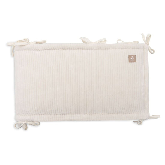 https://www.vanastenbabysuperstore.nl/media/catalog/product/0/6/0611520001_2_boxbumper_jollein_cloudy_rib_oatmeal.jpg