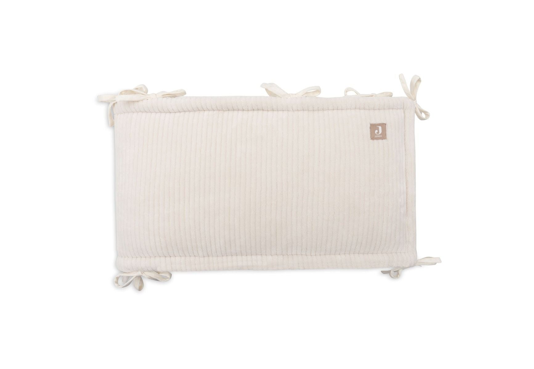 https://www.vanastenbabysuperstore.nl/media/catalog/product/0/6/0611520001_2_boxbumper_jollein_cloudy_rib_oatmeal.jpg