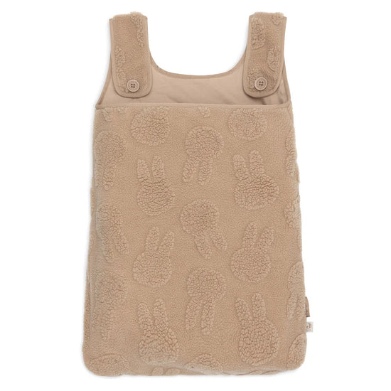 https://www.vanastenbabysuperstore.nl/media/catalog/product/0/6/0611520005_1_Boxzak_Jollein_Nijntje_Jacquard_Teddy_Biscuit.jpeg