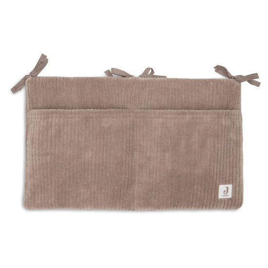 https://www.vanastenbabysuperstore.nl/media/catalog/product/0/6/0611520006_1_Boxzak_Jollein_Cloudy_Rib_Milky_Coffee.jpeg