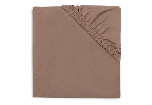 https://www.vanastenbabysuperstore.nl/media/catalog/product/0/6/0611800323_1_hoeslaken_ledikant_jollein_60x120_milky_coffee.jpg