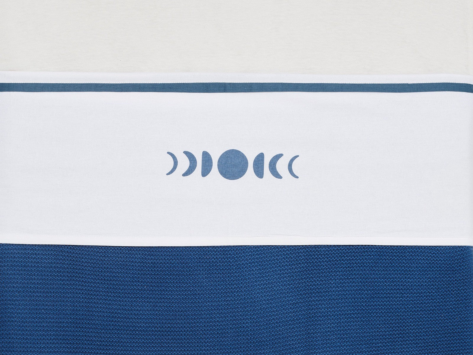 https://www.vanastenbabysuperstore.nl/media/catalog/product/0/6/0611901217_1_laken_ledikant_jollein_120x150_moonlight.jpg