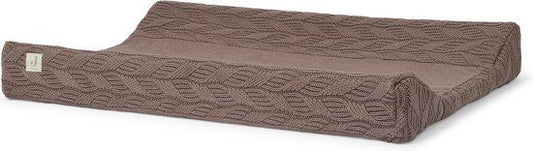 https://www.vanastenbabysuperstore.nl/media/catalog/product/0/6/0611901220_1_aankleedkussenhoes_jollein_spring_knit_chestnut.jpg