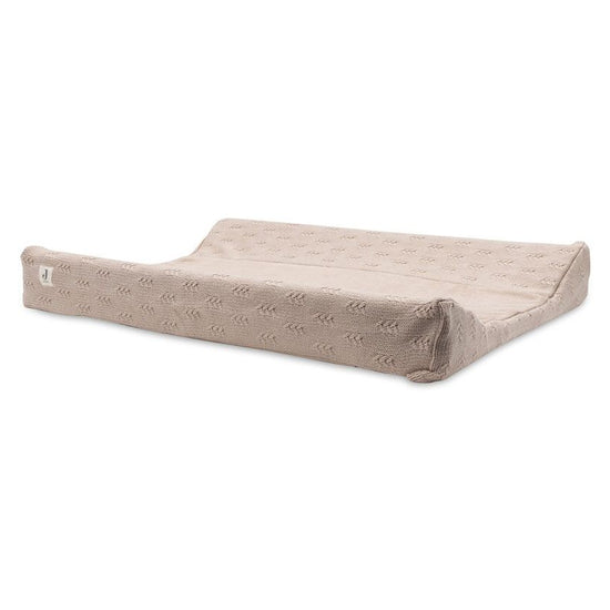 https://www.vanastenbabysuperstore.nl/media/catalog/product/0/6/0611901378_1_aankleedkussenhoes_jollein_grain_knit_wild_rose.jpg