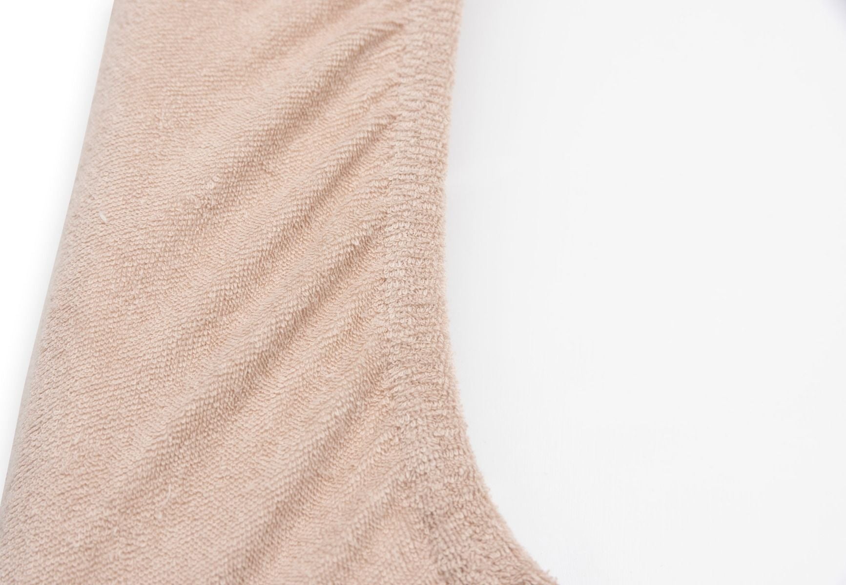 https://www.vanastenbabysuperstore.nl/media/catalog/product/0/6/0611901404_2_aankleedkussenhoes_jollein_badstof_wild_rose.jpg