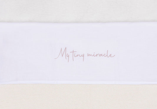 https://www.vanastenbabysuperstore.nl/media/catalog/product/0/6/0611901415_1_laken_ledikant_jollein_120x150_my_tiny_miracle_wild_rose.jpg