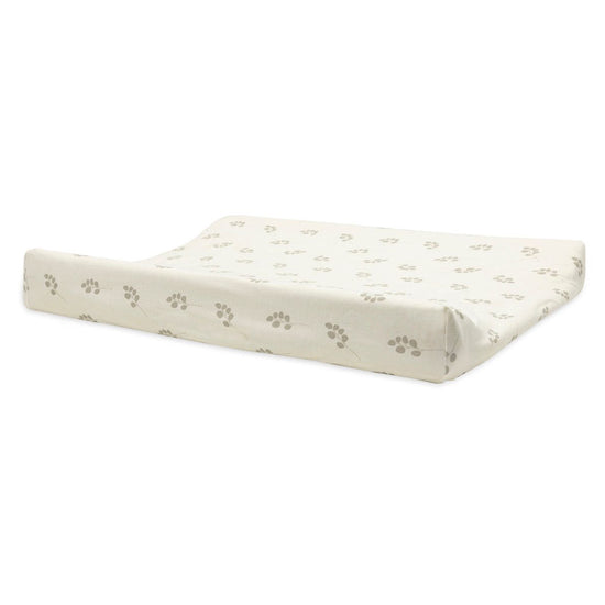 https://www.vanastenbabysuperstore.nl/media/catalog/product/0/6/0611901417_1_aankleedkussenhoes_jollein_jersey_twig_olive_green.jpg