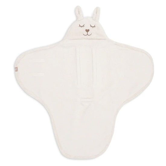 https://www.vanastenbabysuperstore.nl/media/catalog/product/0/6/0612030002_2_wikkeldeken_jollein_bunny_cloudy_rib_milky_oatmeal.jpeg