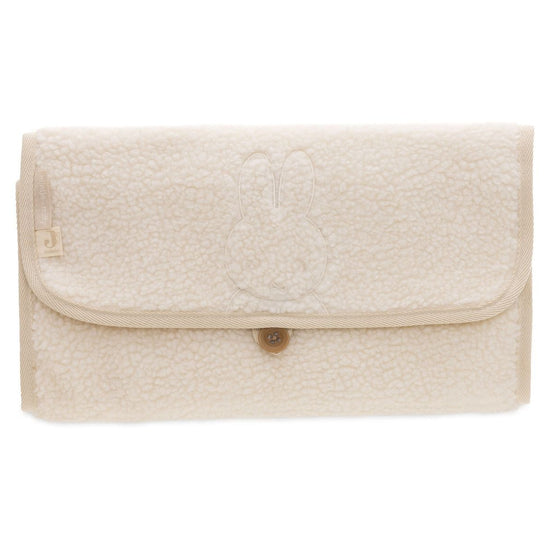 https://www.vanastenbabysuperstore.nl/media/catalog/product/0/6/0612110606_1_verschoningsmatje_jollein_nijntje_teddy_oatmeal.jpg