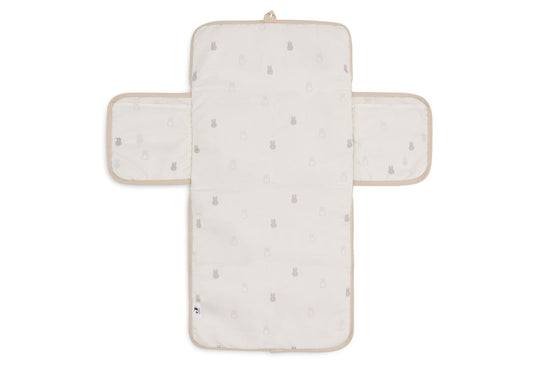 https://www.vanastenbabysuperstore.nl/media/catalog/product/0/6/0612110606_2_verschoningsmatje_jollein_nijntje_teddy_oatmeal.jpg