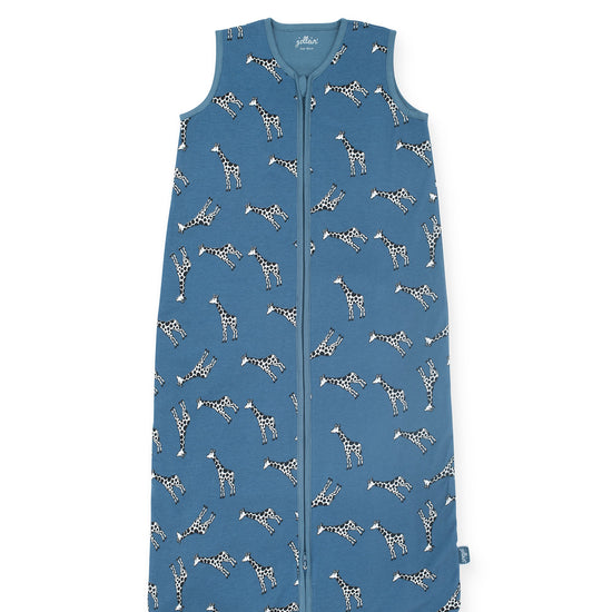https://www.vanastenbabysuperstore.nl/media/catalog/product/0/6/0612150250_2_slaapzak_jollein_jersey_giraffe_jeans_blue_70cm.jpg