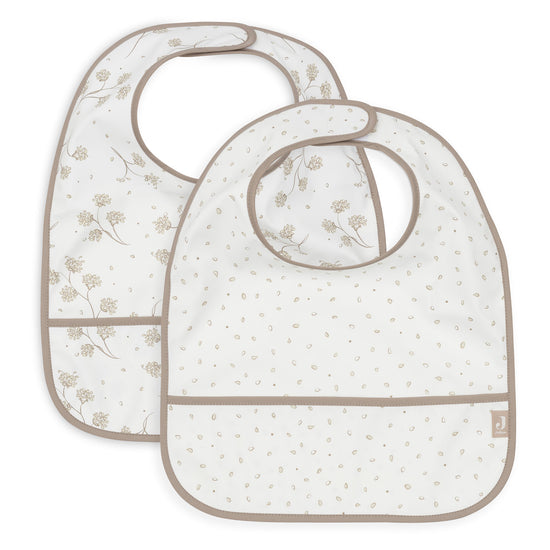 https://www.vanastenbabysuperstore.nl/media/catalog/product/0/6/0612870016_01_Jollein_Slabber_Waterproof_LeafyDreams.jpg