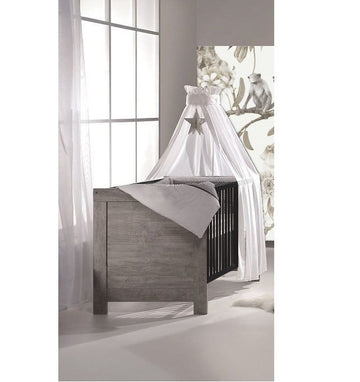 https://www.vanastenbabysuperstore.nl/media/catalog/product/0/6/0640010063_1_ledikant_60x120_nordica_driftwood_black_grip.jpg