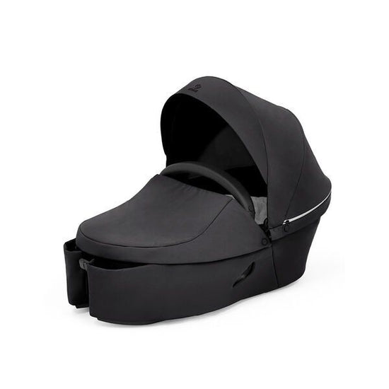 https://www.vanastenbabysuperstore.nl/media/catalog/product/0/8/0831100209_1_reiswieg_stokker_xploryr_x_rich_black.jpg