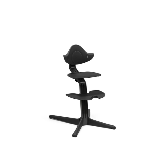 https://www.vanastenbabysuperstore.nl/media/catalog/product/0/8/0831600109_2_kinderstoel_stokker_nomi_blackblack.png