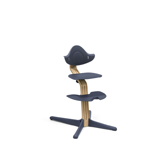 https://www.vanastenbabysuperstore.nl/media/catalog/product/0/8/0831600119_2_kinderstoel_stokker_nomi_navyoak.png