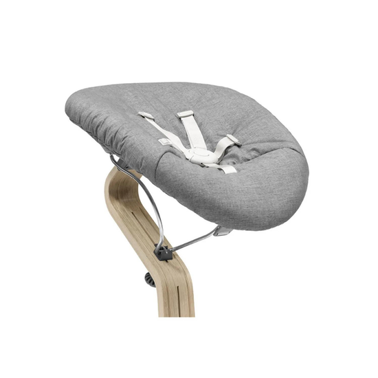 https://www.vanastenbabysuperstore.nl/media/catalog/product/0/8/0831610234_2_newbornset_stokker_nomi_greygrey_pink_1768239551.png