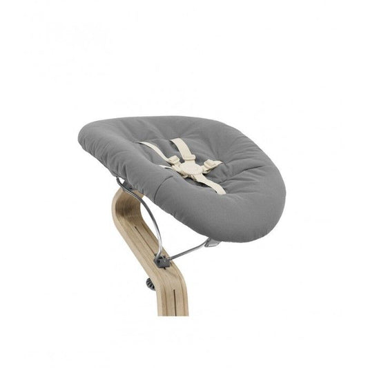 https://www.vanastenbabysuperstore.nl/media/catalog/product/0/8/0831610271_2_newbornset_stokker_nomi_greygrey_sand.jpg