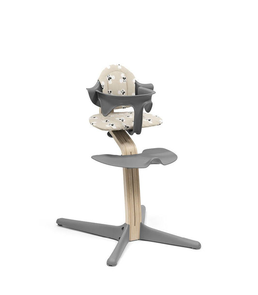 https://www.vanastenbabysuperstore.nl/media/catalog/product/0/8/0831610273_2_stoelverkleiner_stokke_nomi_mickey_signature.jpg