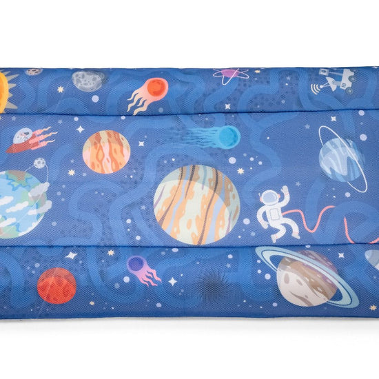 https://www.vanastenbabysuperstore.nl/media/catalog/product/0/8/0831820002_2_opblaasbaar_campingbed_stokker_jetkids_tm_cloudsleeper_tm_space_maze.jpg